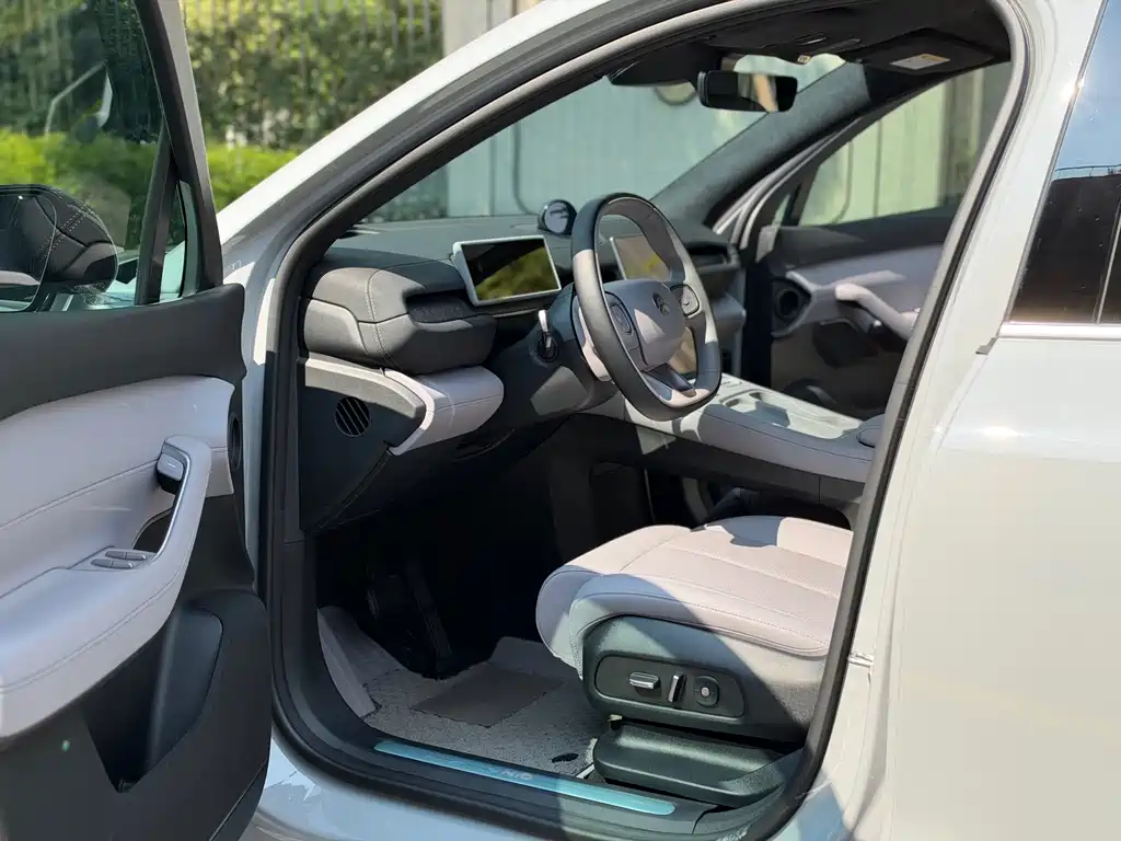 NIO EC6 — миниатюра 4