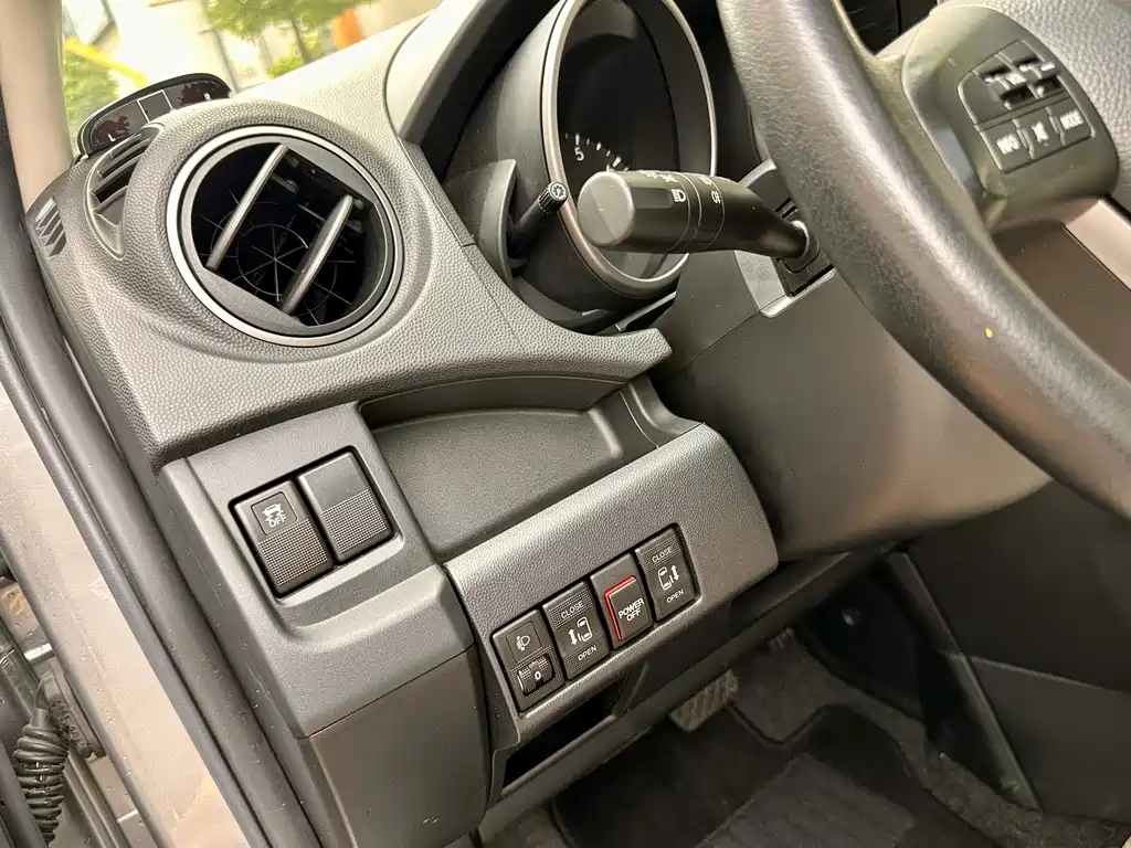 Mazda 5 — миниатюра 10