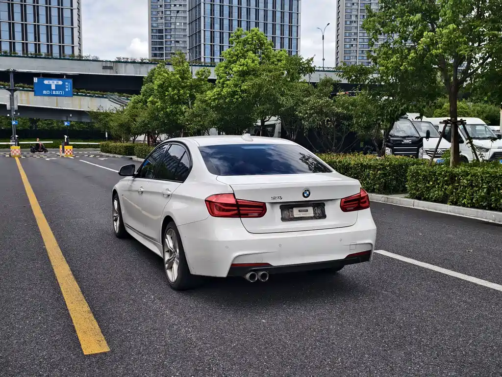 BMW 3 Series — миниатюра 6