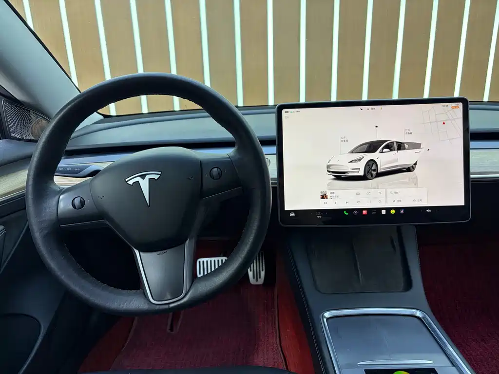 Tesla Model 3 — миниатюра 6