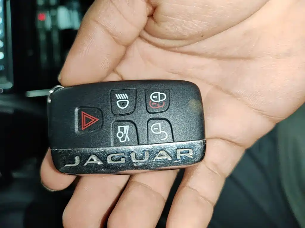 Jaguar XEL — миниатюра 9