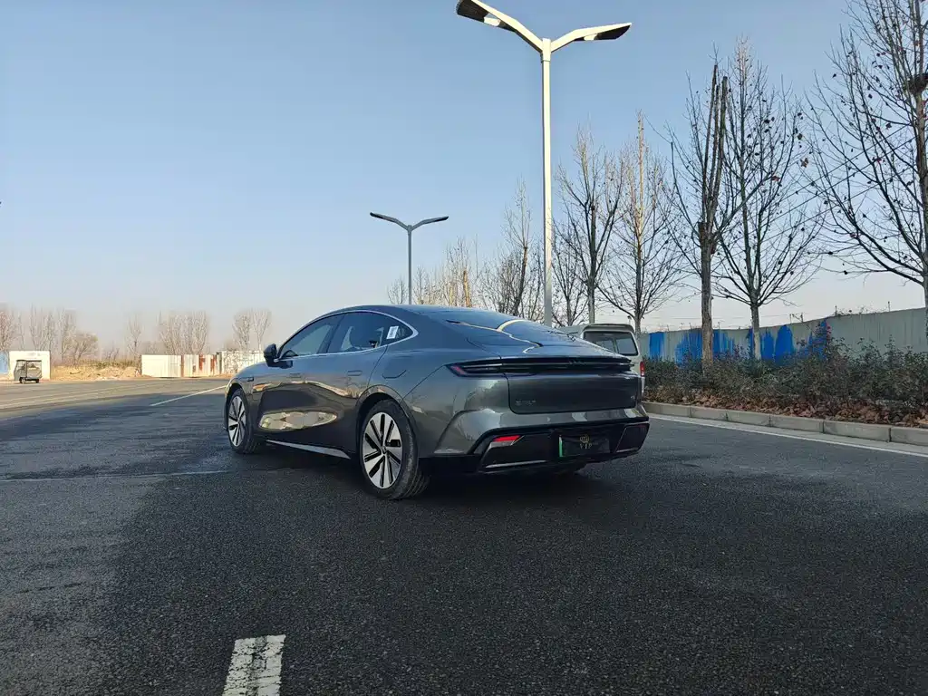 GEELY GALAXY GALAXY E8