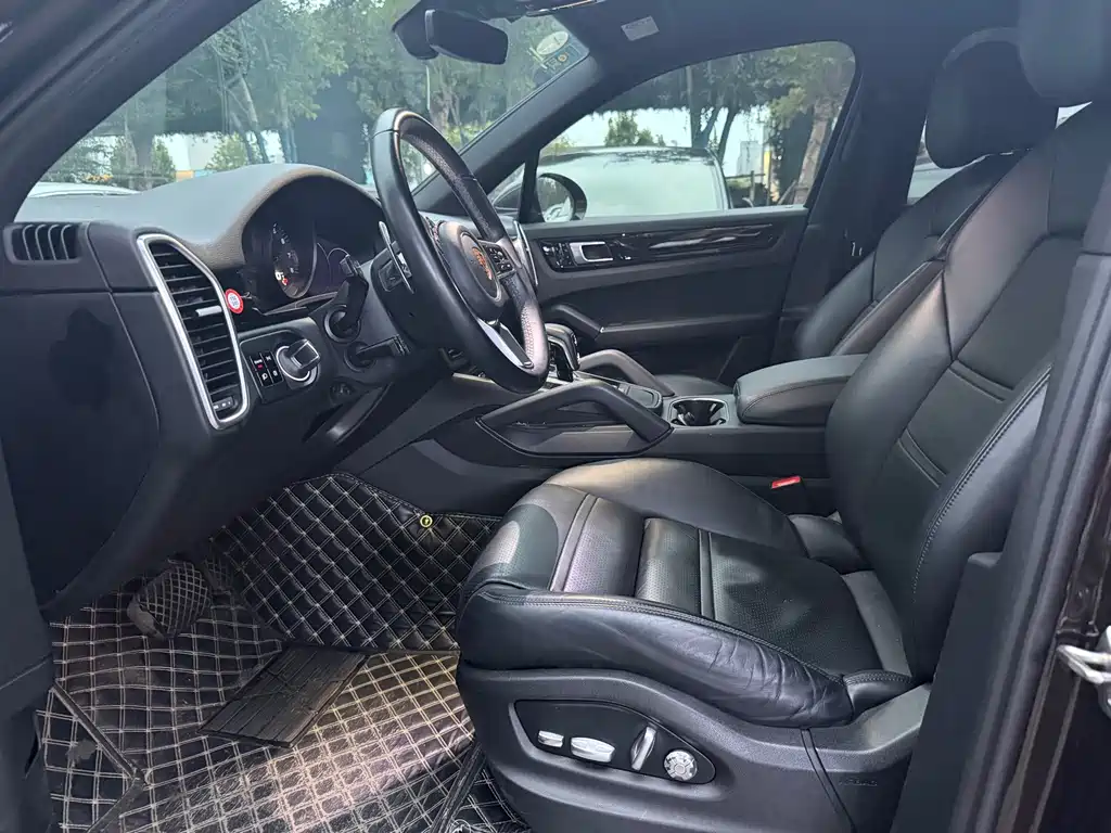 Porsche Cayenne — миниатюра 3