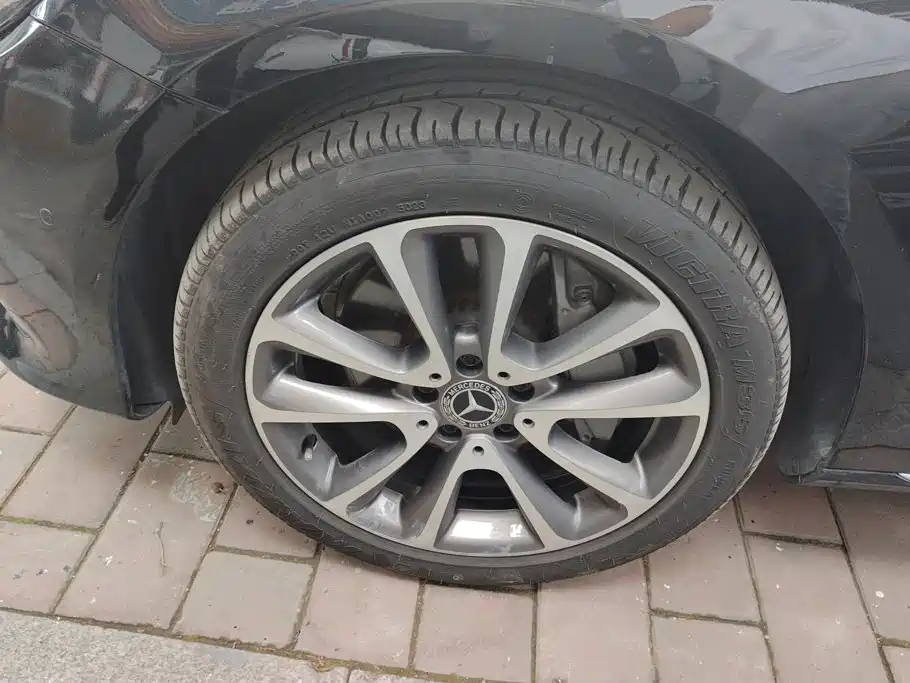 Mercedes-Benz E-Class — миниатюра 6