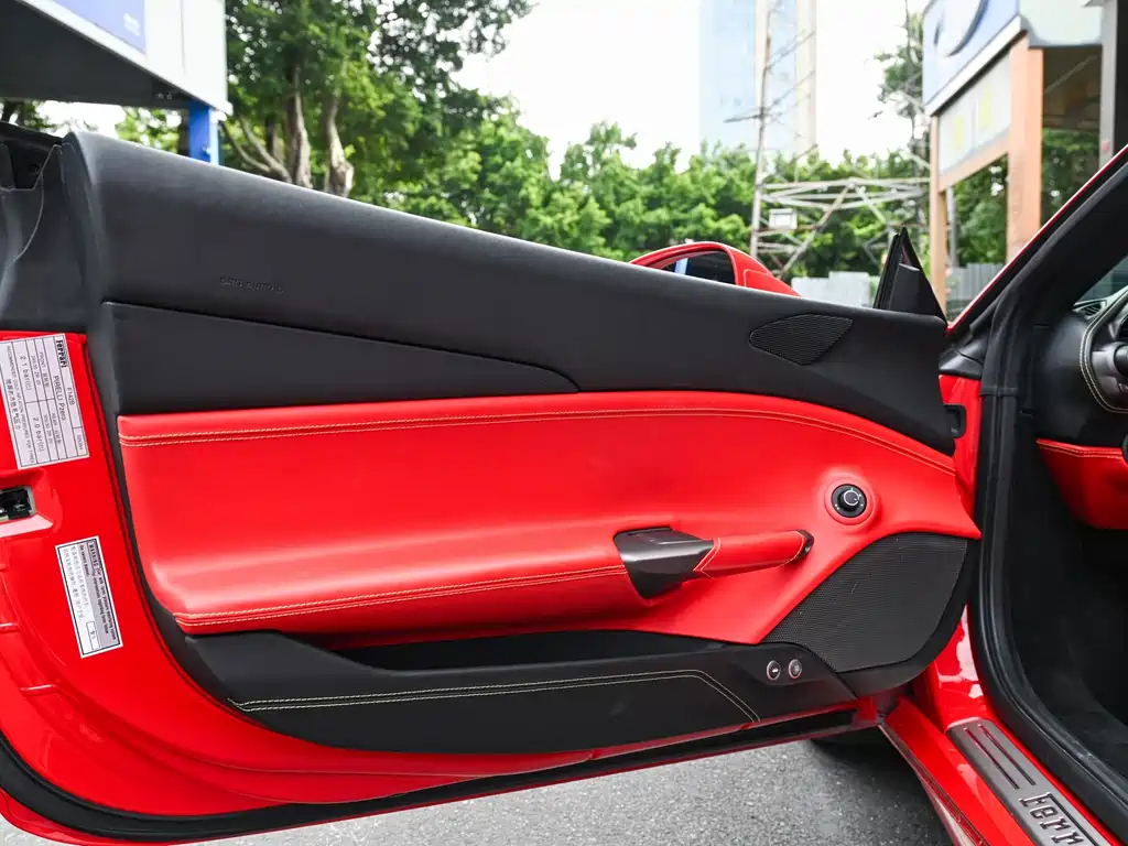 Ferrari 488 — миниатюра 13