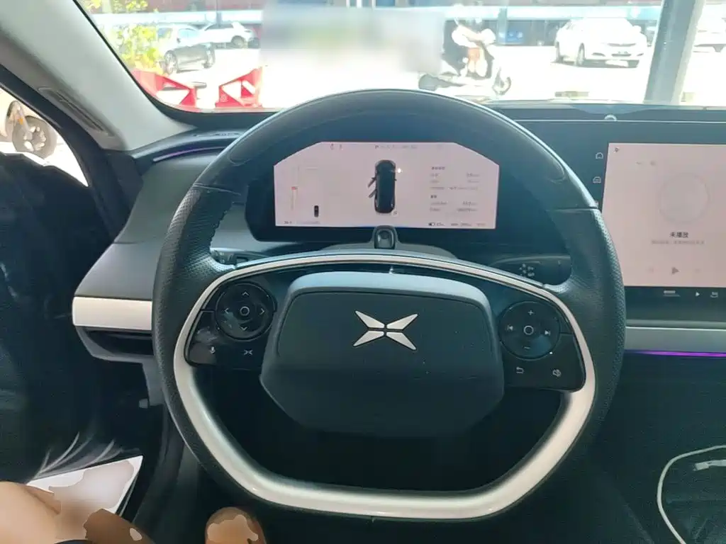 XPeng P7 — миниатюра 11