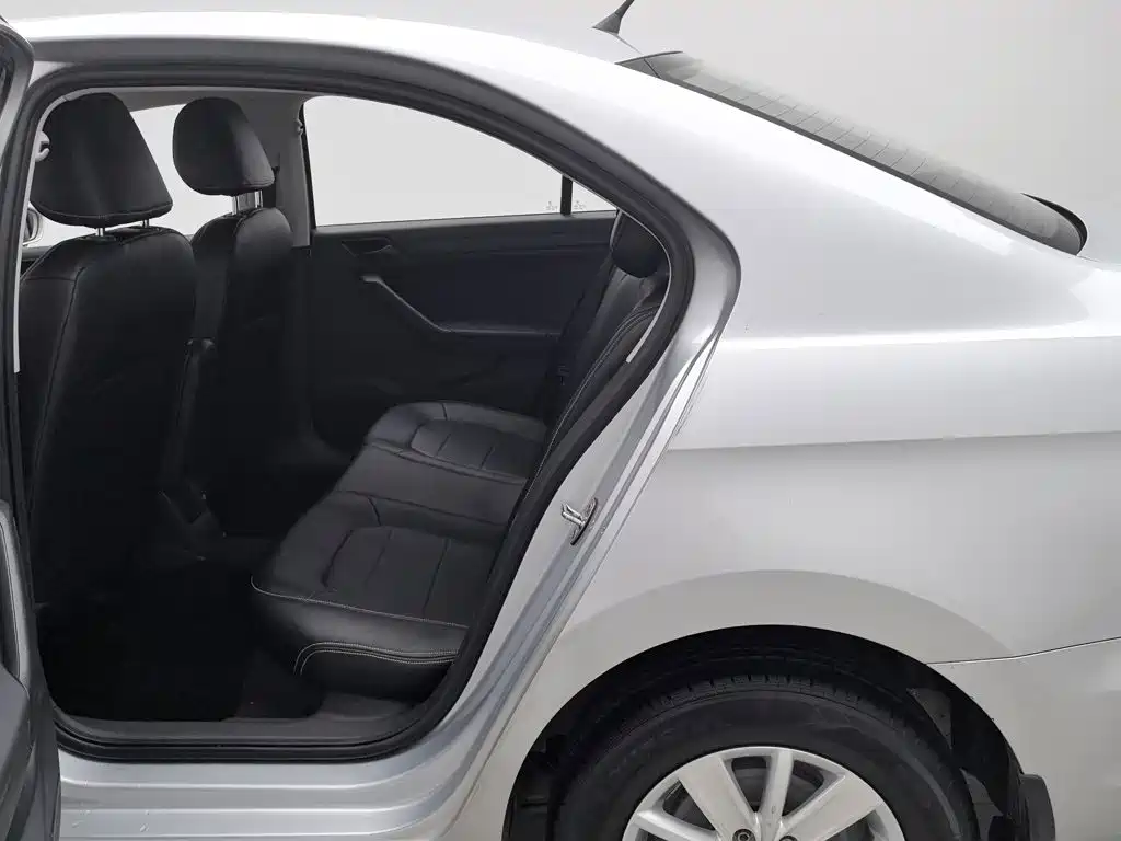 Volkswagen Jetta — миниатюра 15
