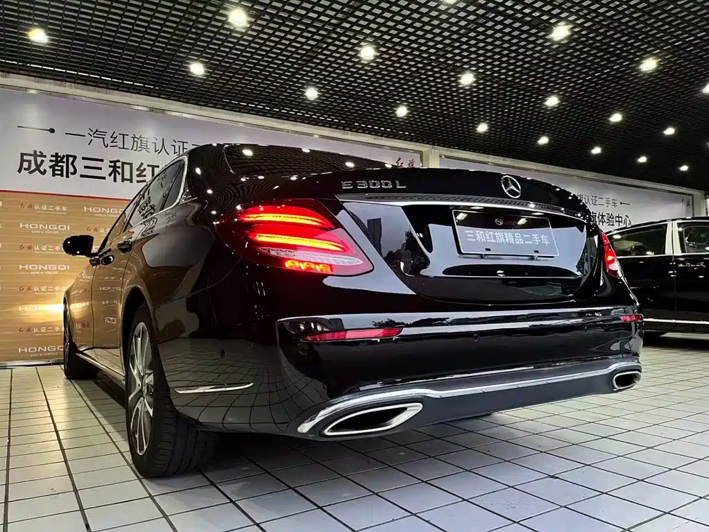 Mercedes-Benz E-Class — миниатюра 5