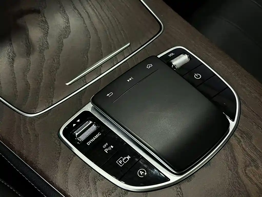 Mercedes-Benz E-Class — миниатюра 19