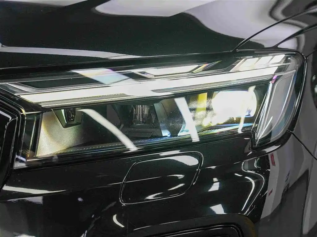 Audi Q7 — миниатюра 12