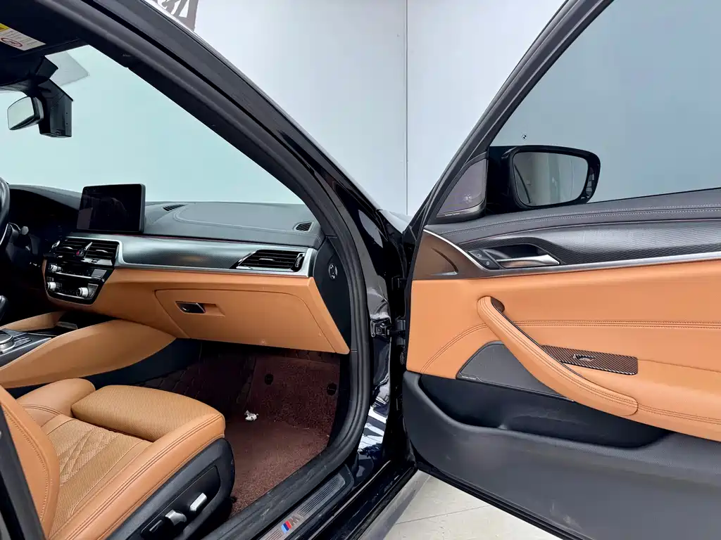 BMW 5 Series (Import) — миниатюра 13