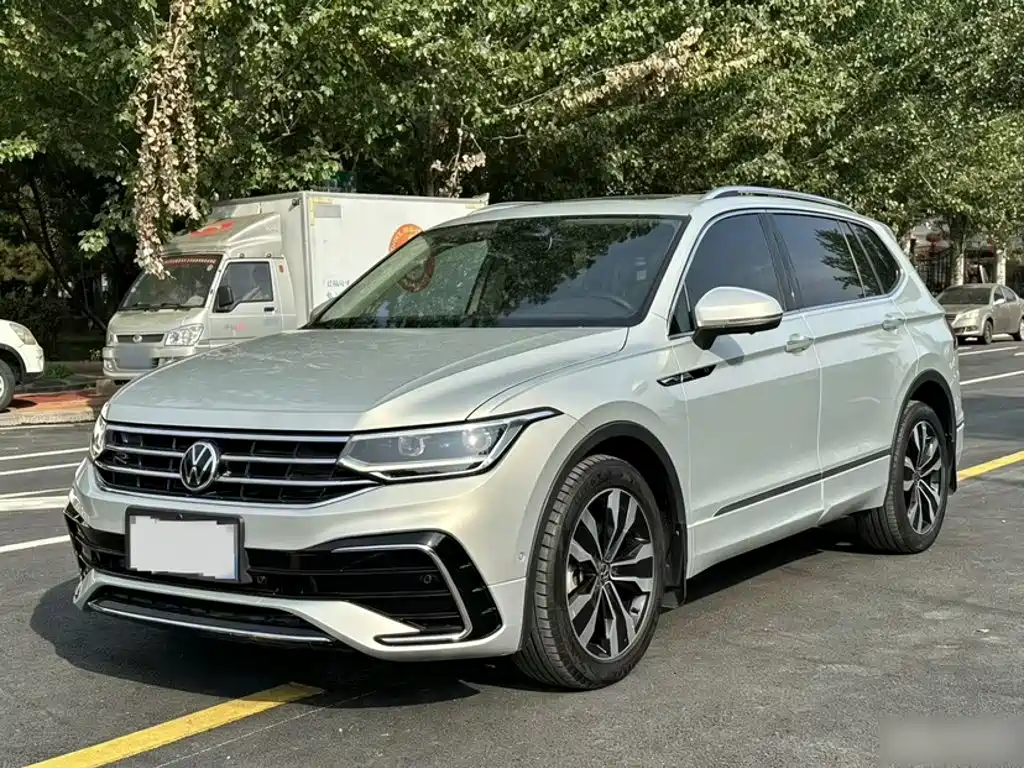 Volkswagen Tiguan L — миниатюра 2