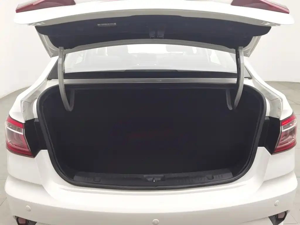 Changan Eado DT — миниатюра 20