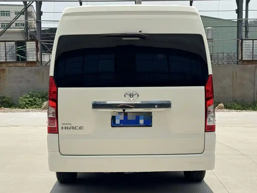 Toyota Hiace — миниатюра 7