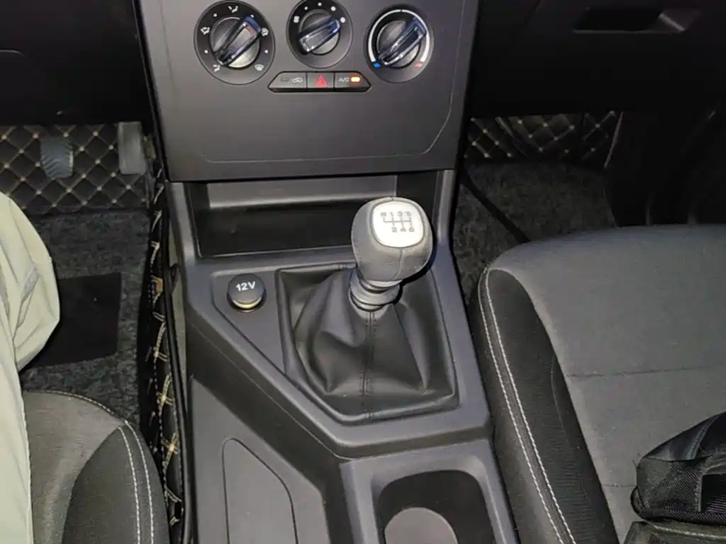 Wuling Hongguang PLUS — миниатюра 14