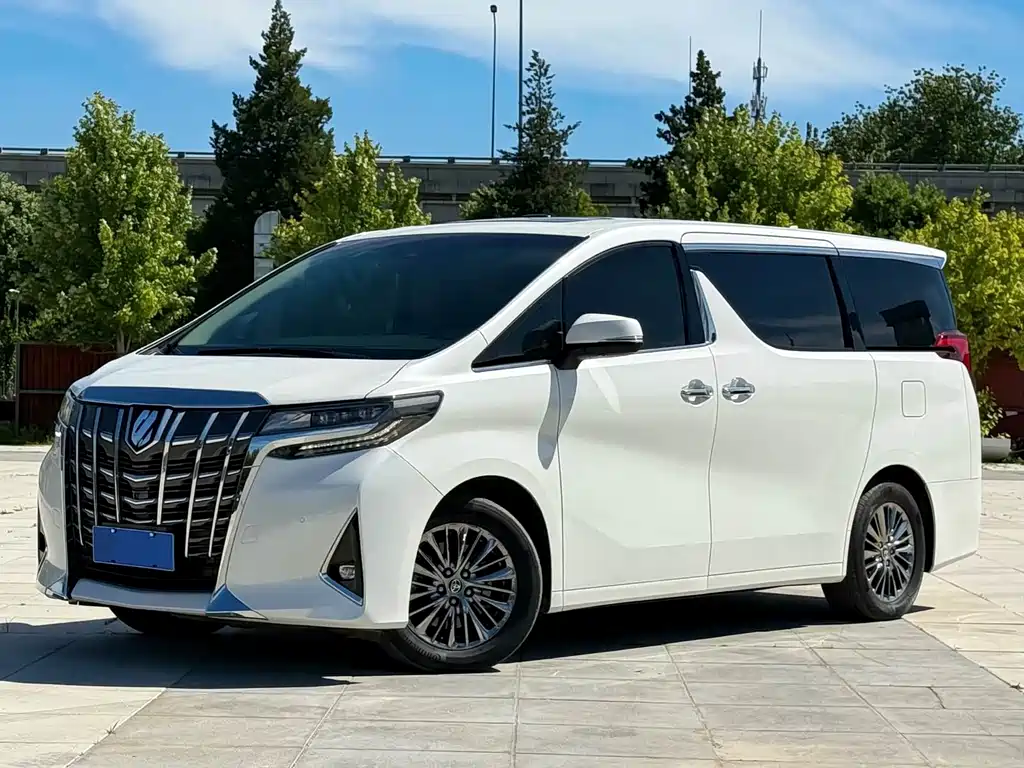 Toyota Alphard — миниатюра 3