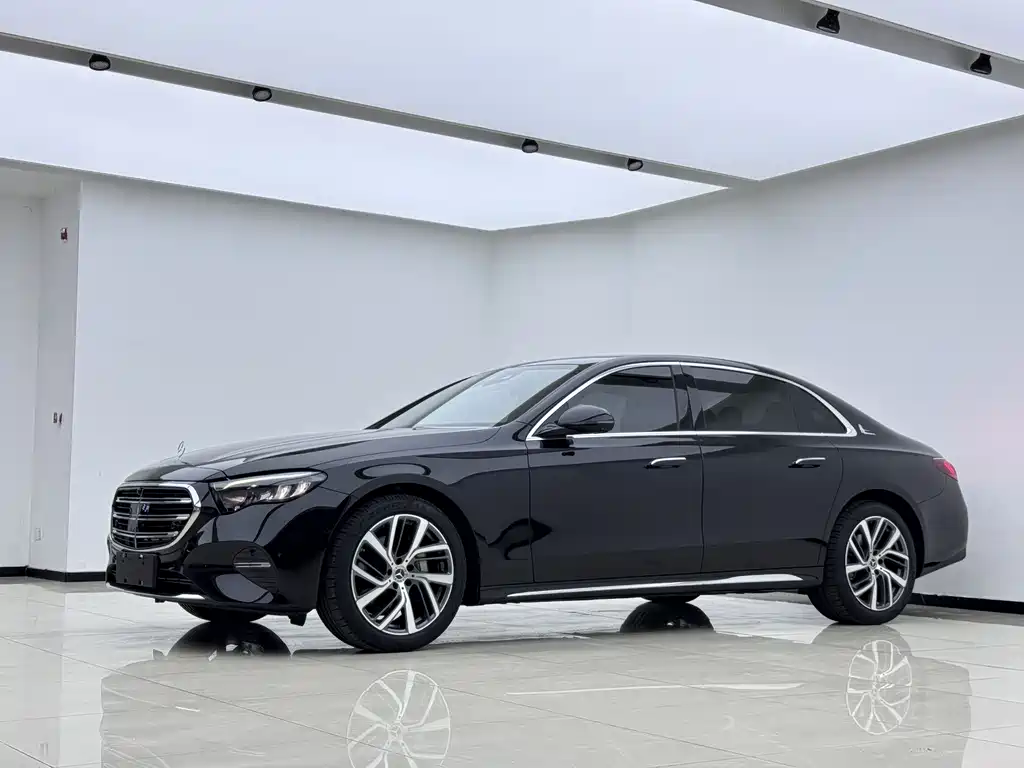 Mercedes-Benz E-Class 2024