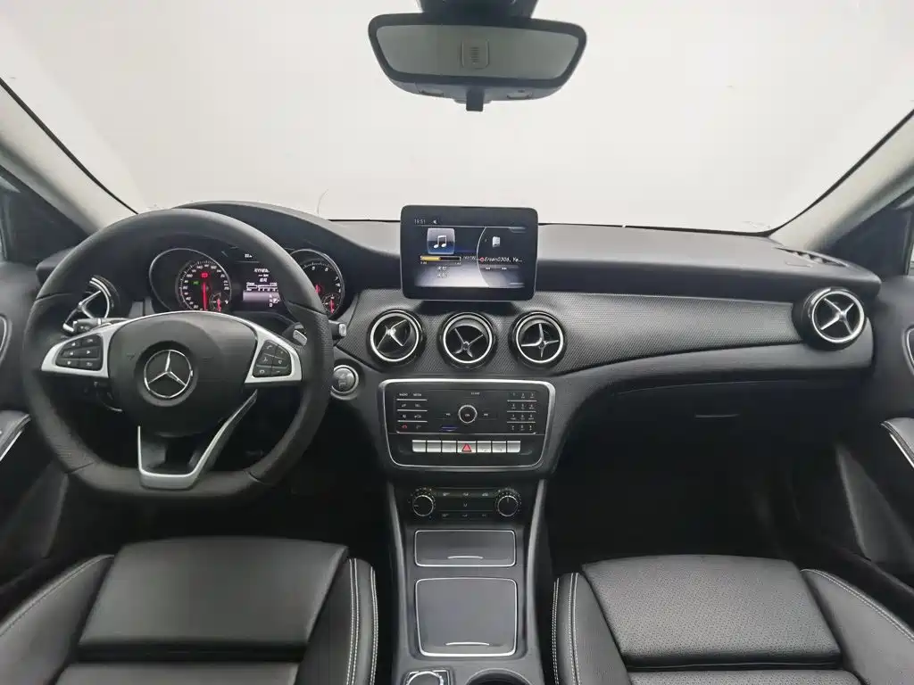 Mercedes-Benz GLA — миниатюра 5