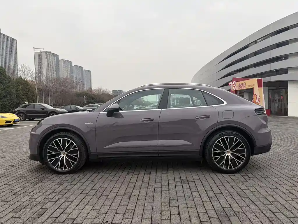 PORSCHE MACAN NEW ENERGY