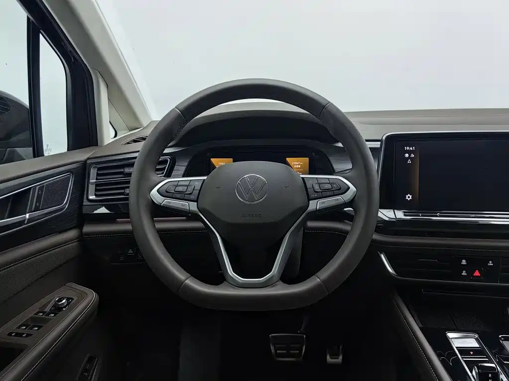 Volkswagen Viloran — миниатюра 11