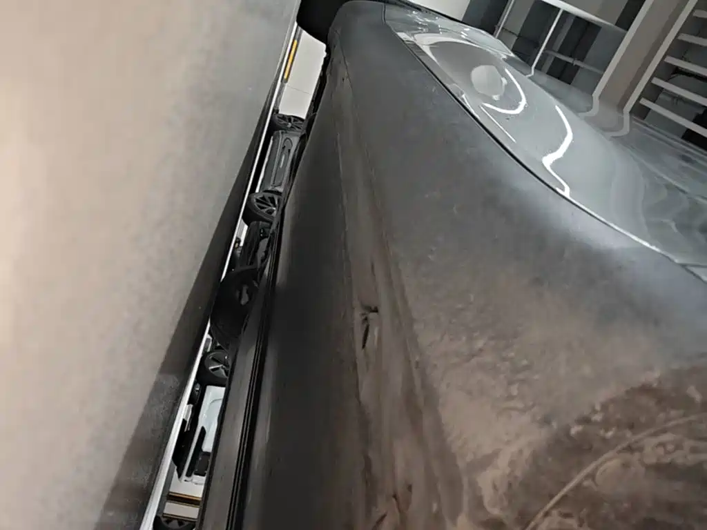 Tesla Model Y — миниатюра 21