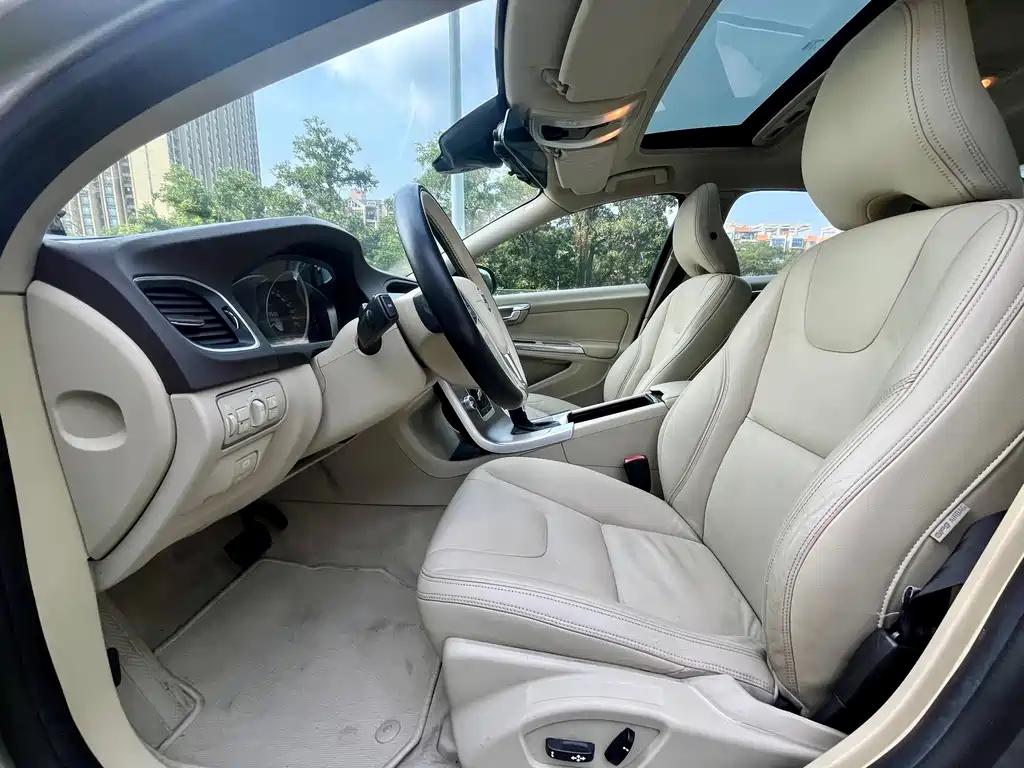 Volvo S60 — миниатюра 9