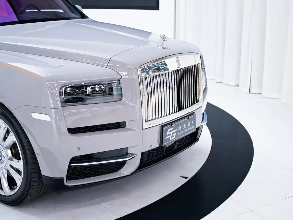 Rolls-Royce Cullinan — миниатюра 20