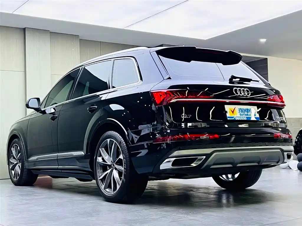 Audi Q7 2023 45 TFSI quattro S line Sport