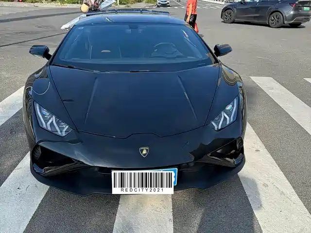 LAMBORGHINI HURACÁN