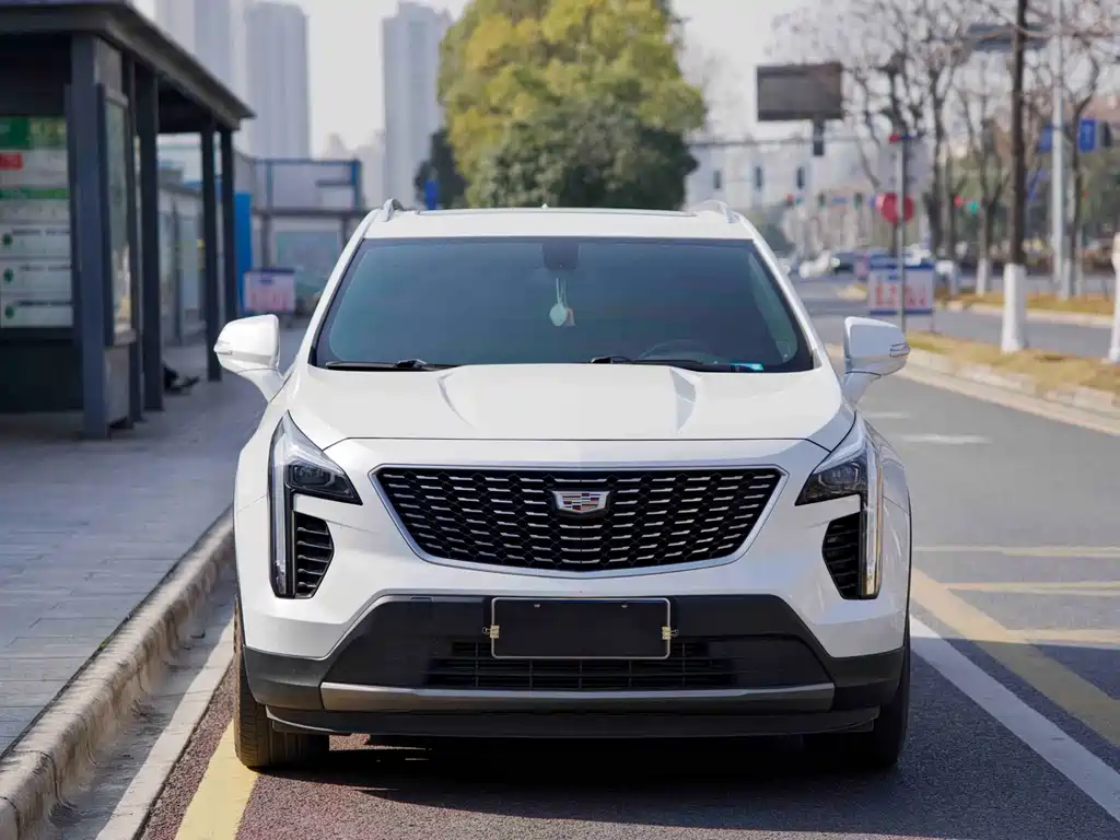 CADILLAC XT4