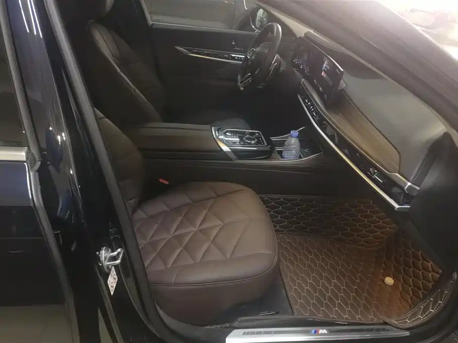 BMW 7 Series 7 2023 735Li M Sport