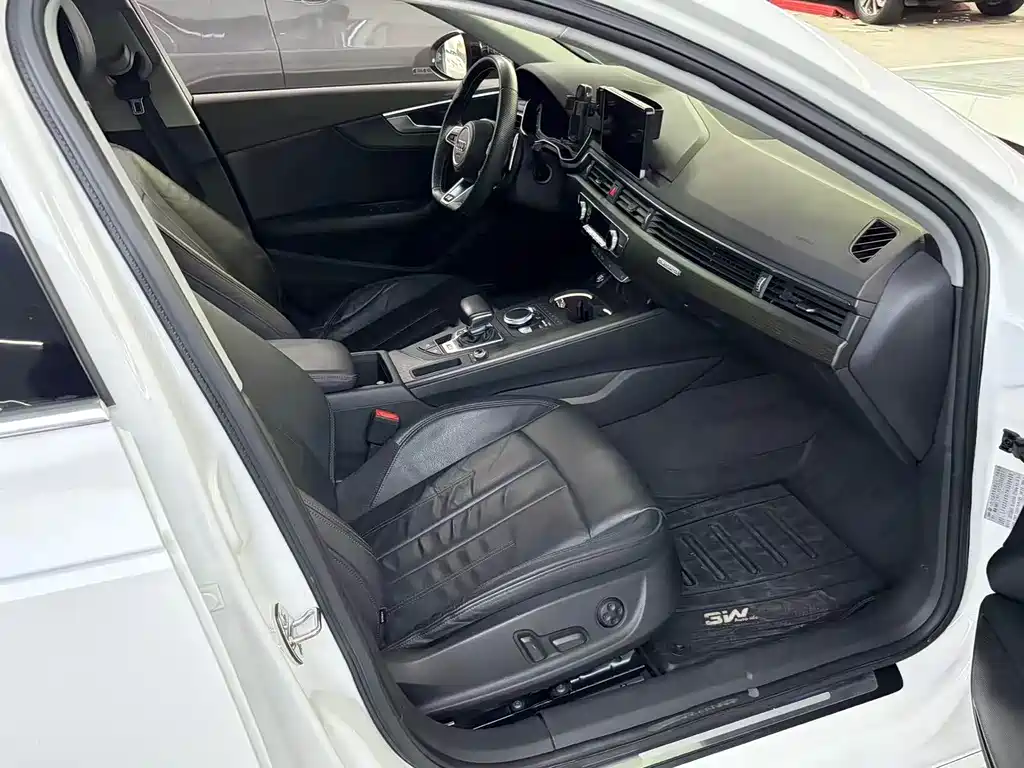 Audi A4L 2017 Plus 45 TFSI quattro