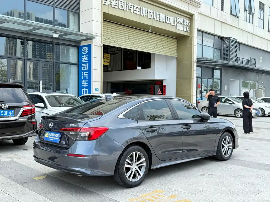 Honda Civic — миниатюра 5