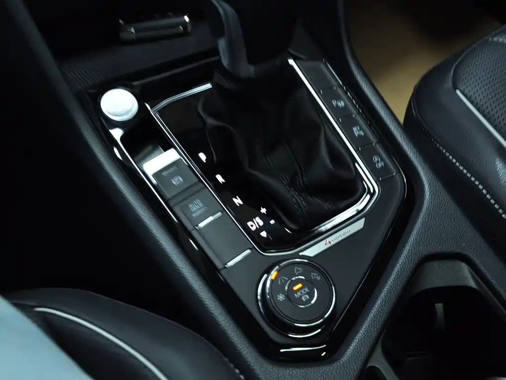 Volkswagen Tiguan L — миниатюра 12