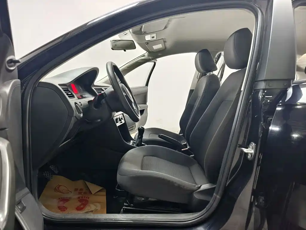 Volkswagen Santana — миниатюра 10