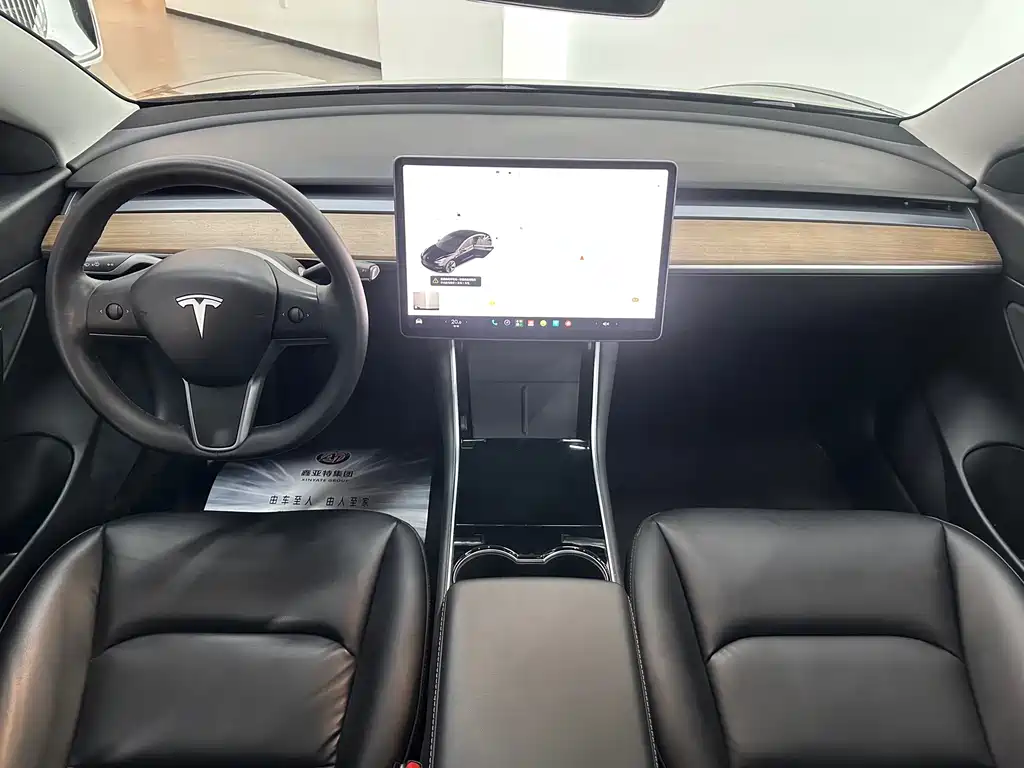 Tesla Model 3 — миниатюра 16