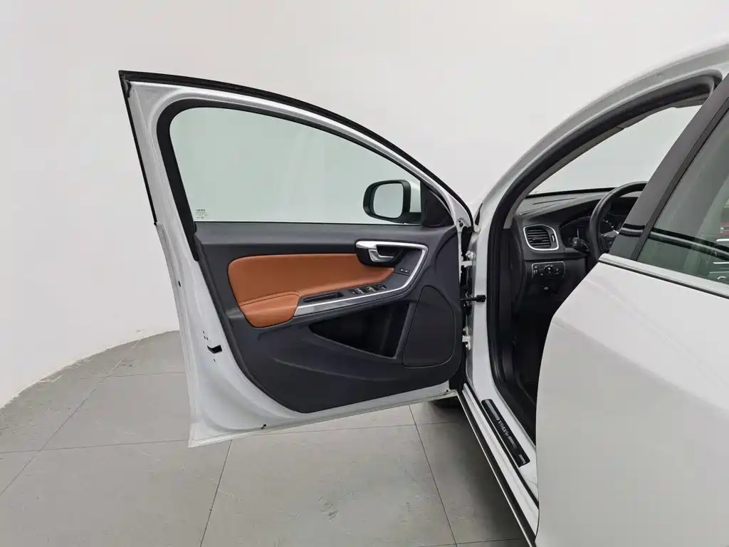 Volvo S60 — миниатюра 8