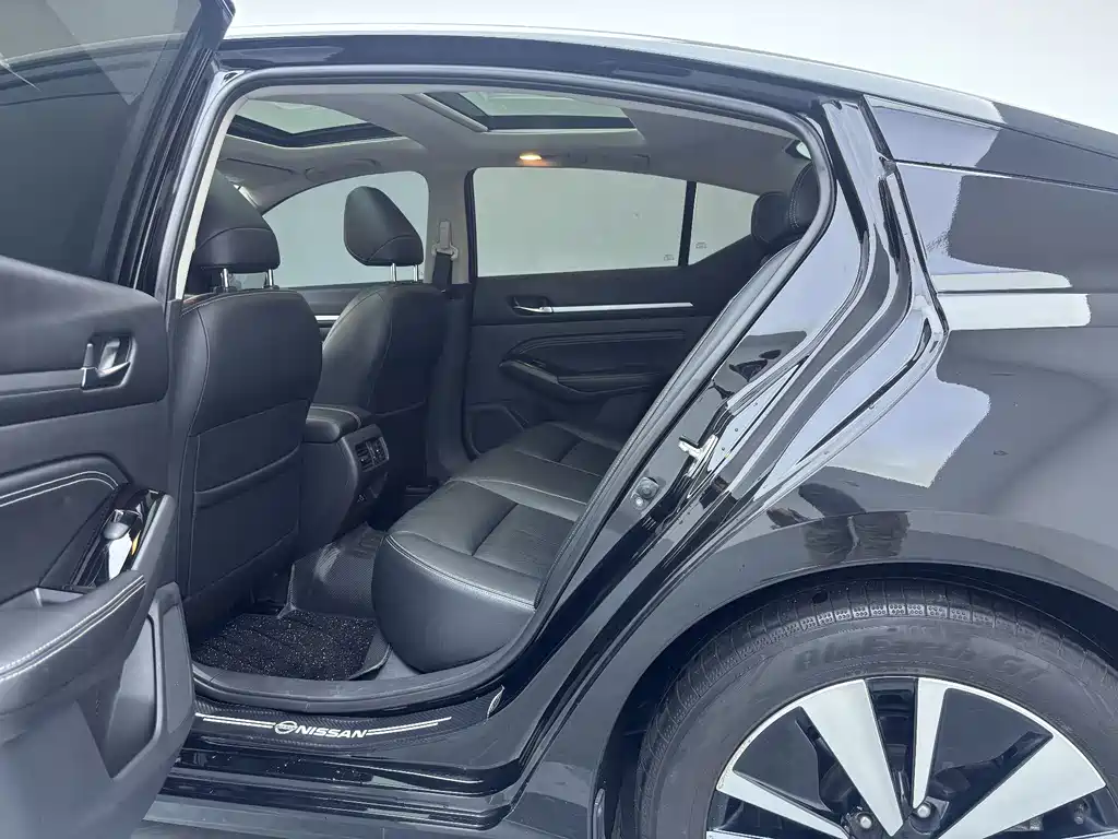 Nissan Teana — миниатюра 6