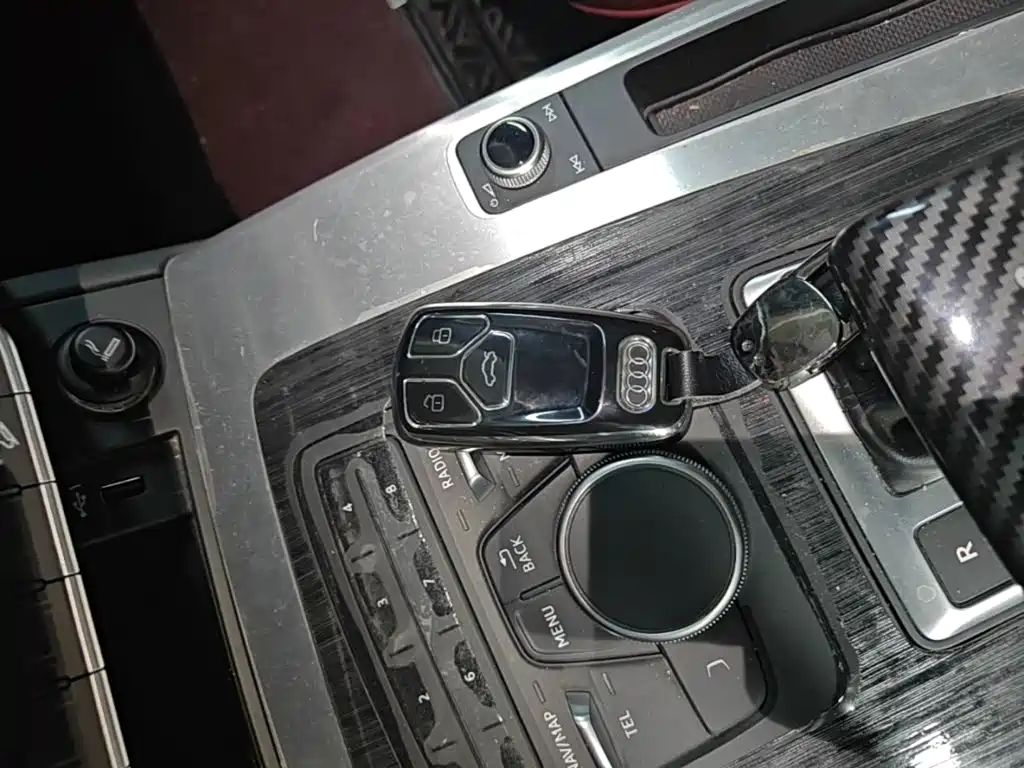 Audi Q5L — миниатюра 9