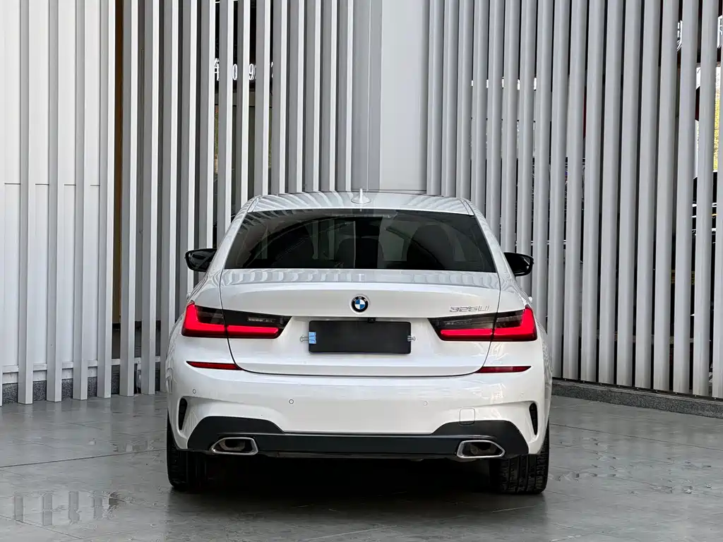 BMW 3 SERIES
