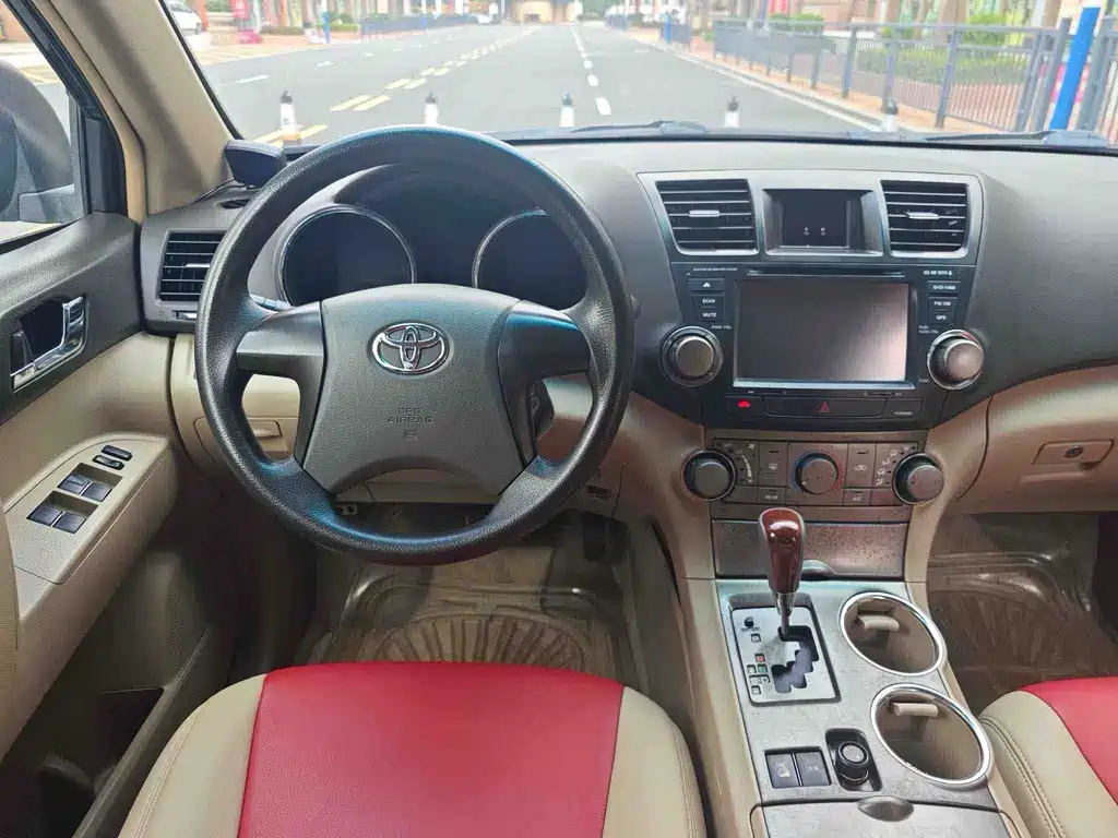 Toyota Highlander — миниатюра 9