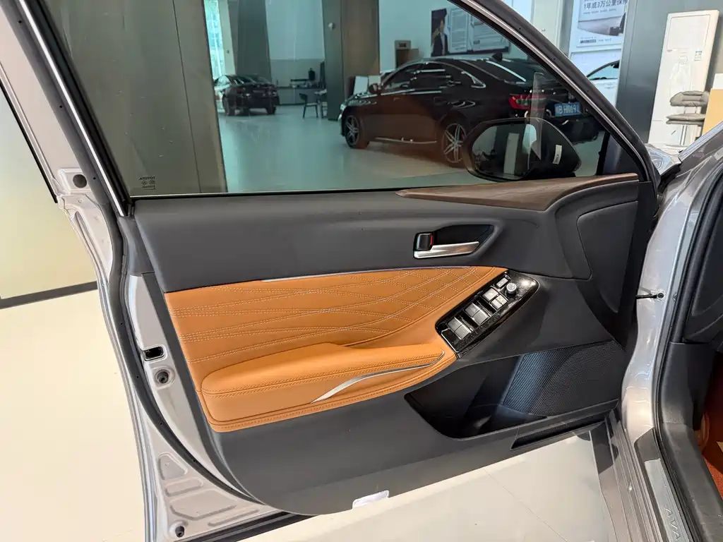 Toyota Avalon — миниатюра 13