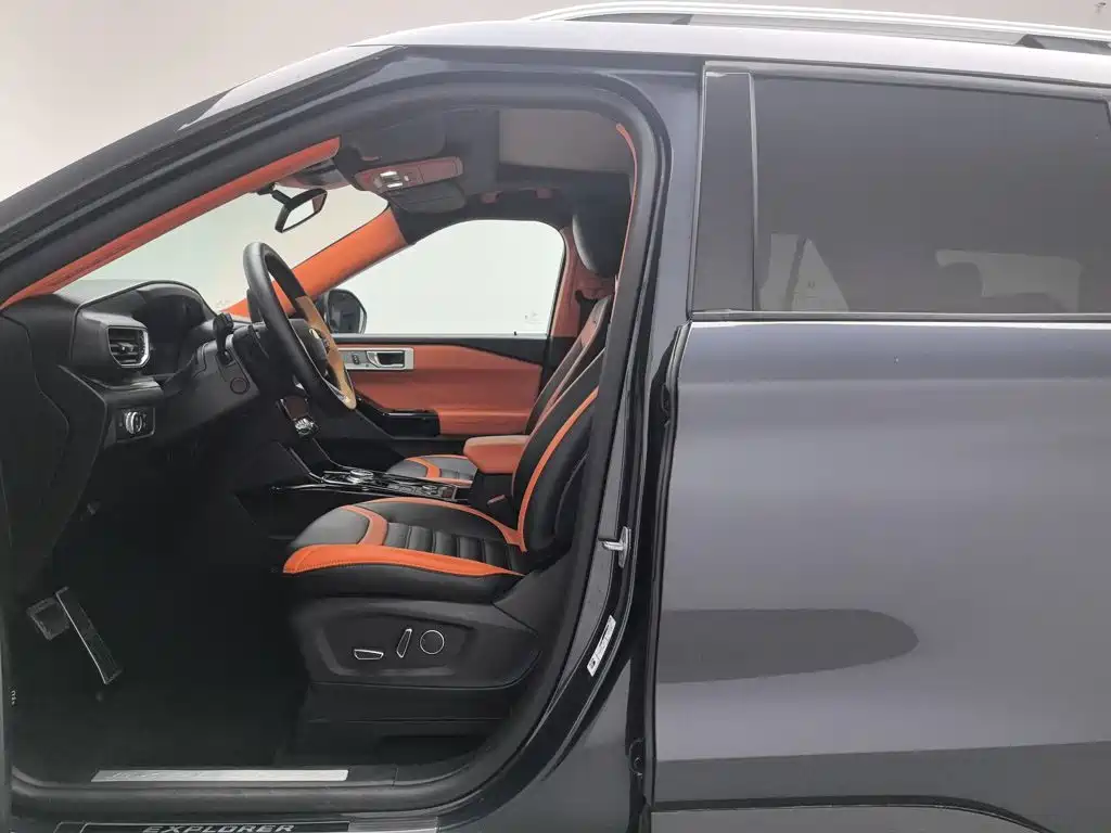 Ford Explorer — миниатюра 10