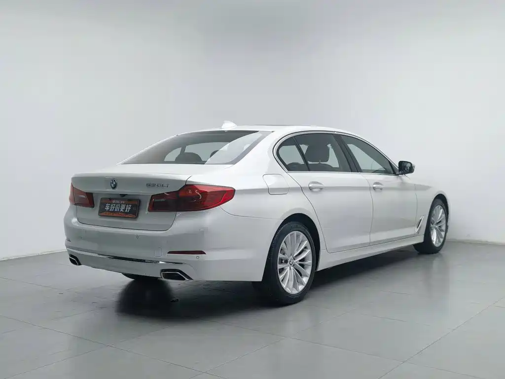 BMW 5 Series — миниатюра 2