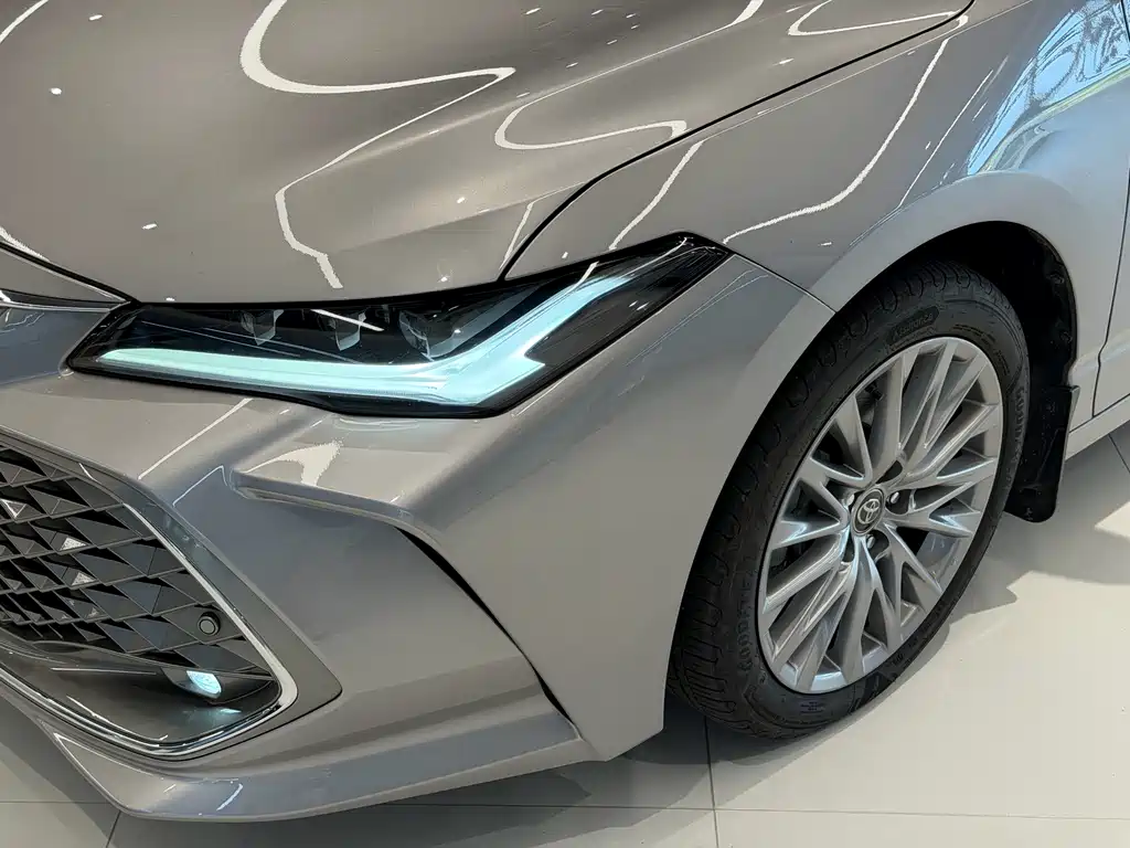 Toyota Avalon — миниатюра 10