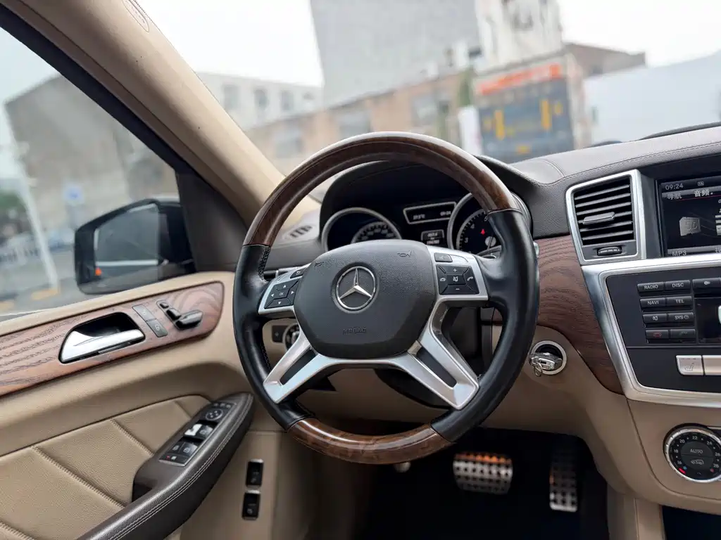 Mercedes-Benz GL-Class — миниатюра 10