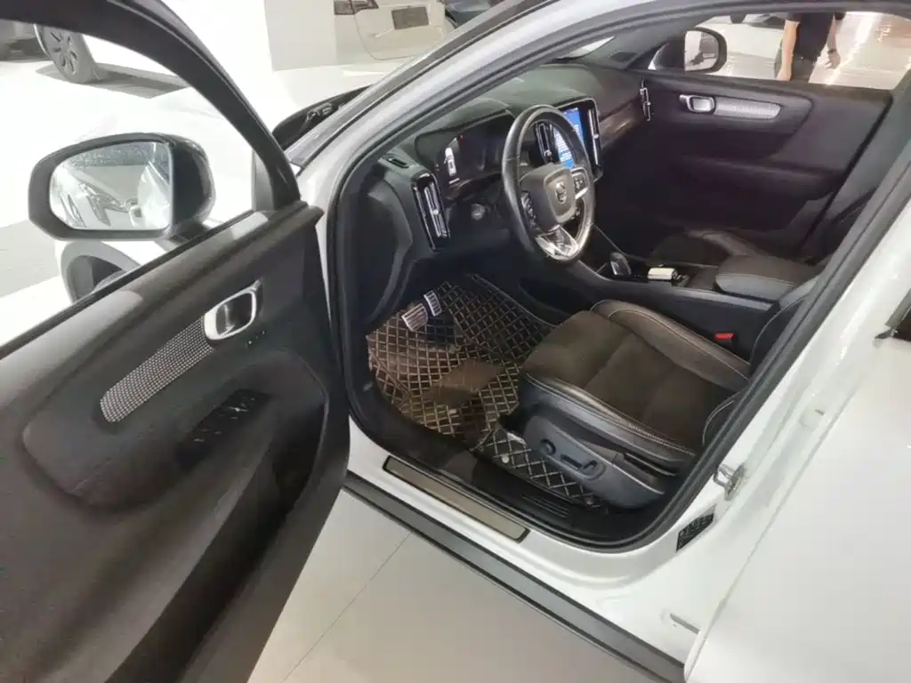 Volvo XC40 NEV — миниатюра 16