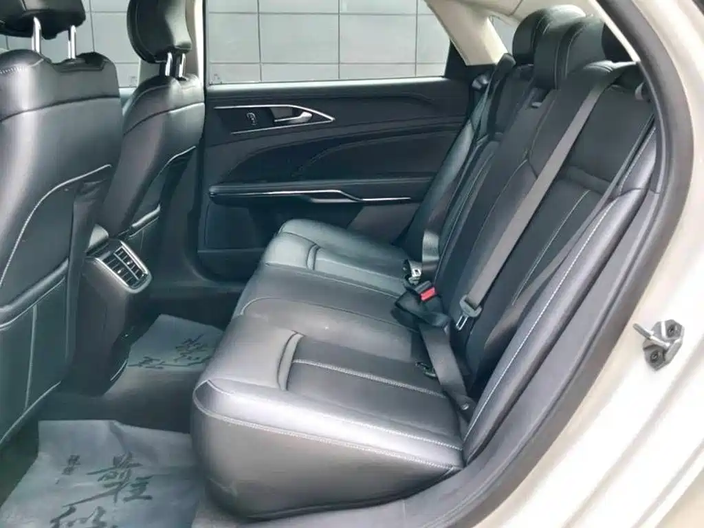 Ford Taurus — миниатюра 6
