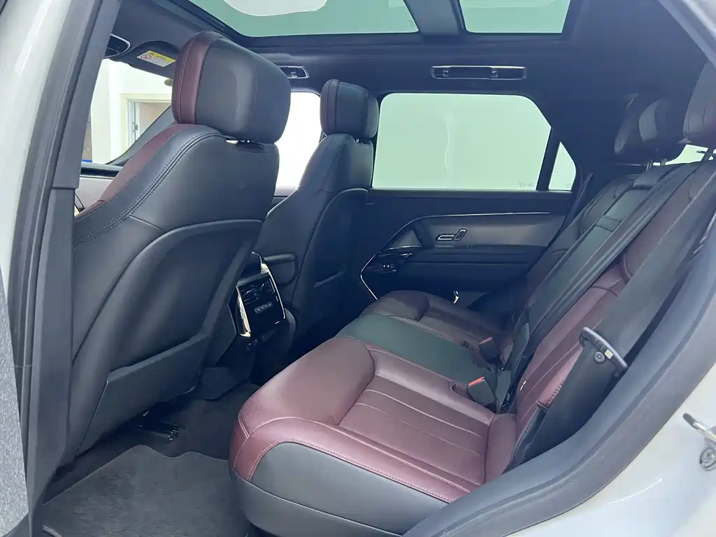 Land Rover Range Rover Sport 2024 400PS Dynamic SE