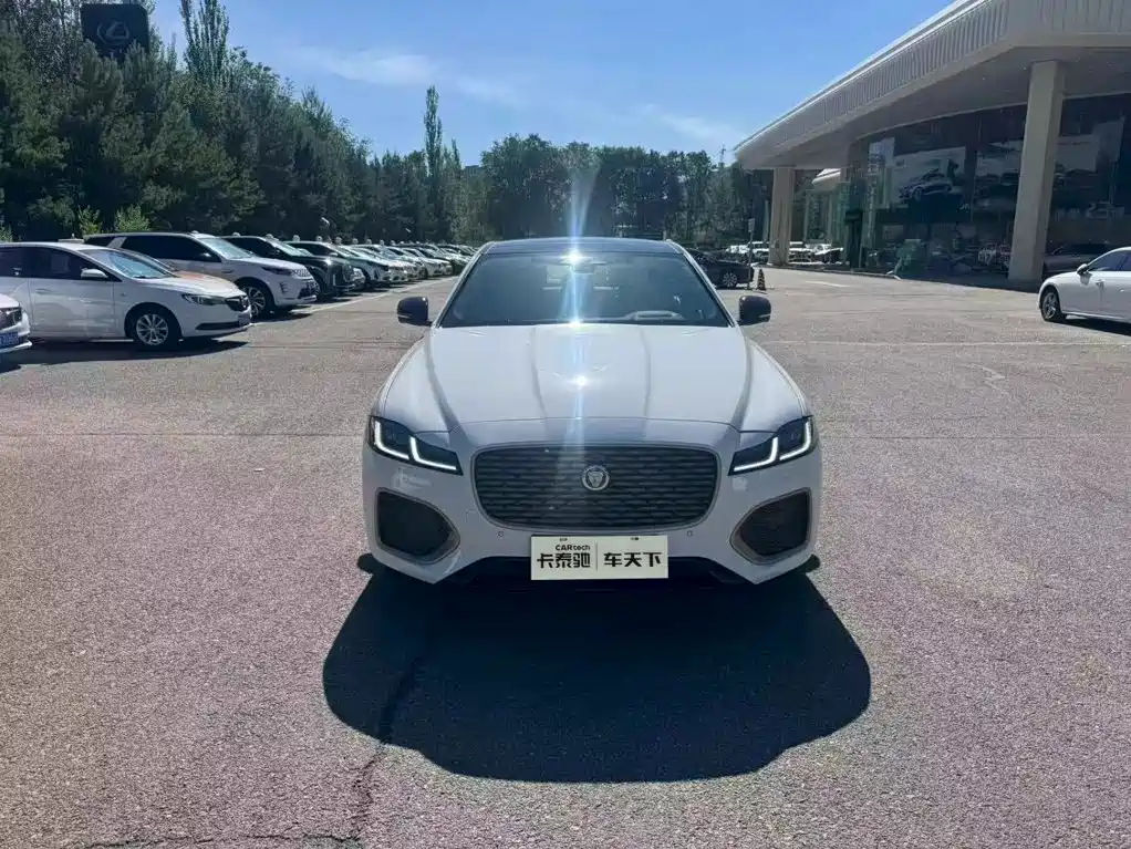 Jaguar XFL — миниатюра 2